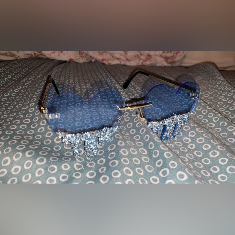 Blue Rhinestone Heart Embellished Sunglasses